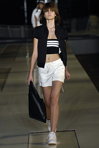 ������������ �������� ����� Y-3 � �� ������������� ����� ��� ������ ����� ����������� � ������ ��������� ����� ����: �����-����� ������ � ���������� ��������